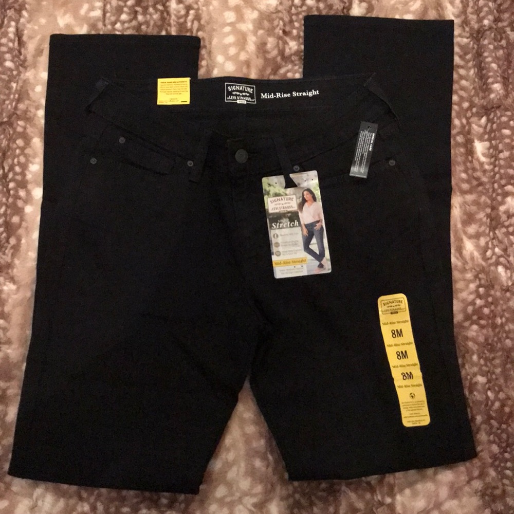 Black Signature Levi’s ✨